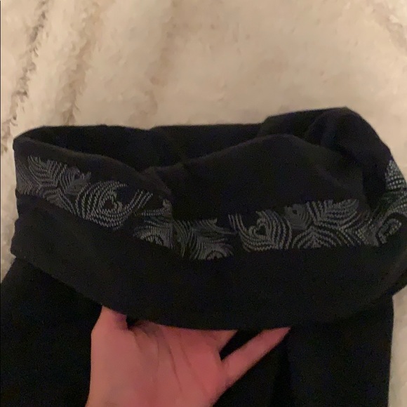 Lululemon yoga pants - Picture 3 of 3